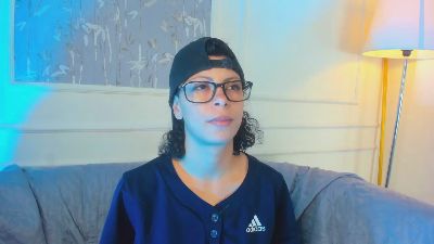 AliceMadnes live cam on Cam4