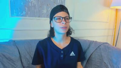 AliceMadnes live cam on Cam4