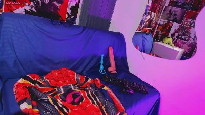 AliceMadnes live cam on Cam4
