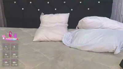 Alicee_Moon live cam on Cam4