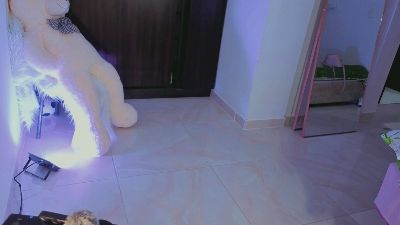 Alicesimpson1 live cam on Cam4