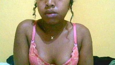 Aliciana_21 live cam on Cam4
