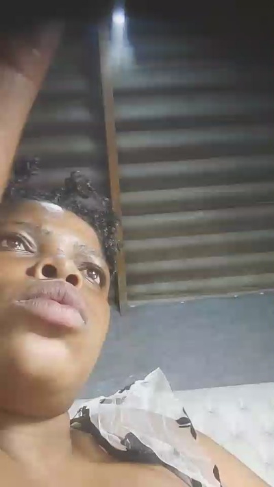 Aliechaps1 live cam on Cam4