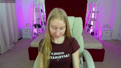 Alina__Blonde live cam on Cam4