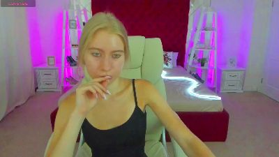 Alina__Blonde live cam on Cam4
