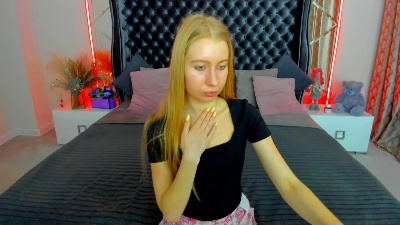 Alina__Blonde live cam on Cam4