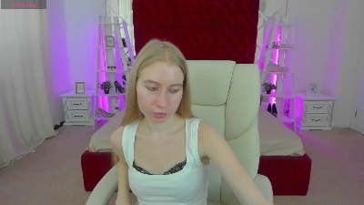 Alina__Blonde live cam on Cam4