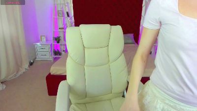Alina__Blonde live cam on Cam4