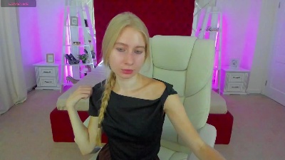 Alina__Blonde live cam on Cam4
