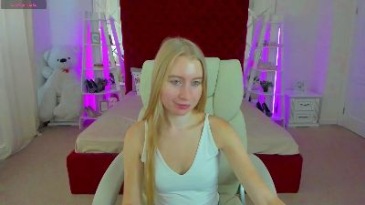 Alina__Blonde live cam on Cam4