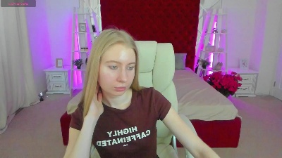 Alina__Blonde live cam on Cam4