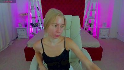 Alina__Blonde live cam on Cam4