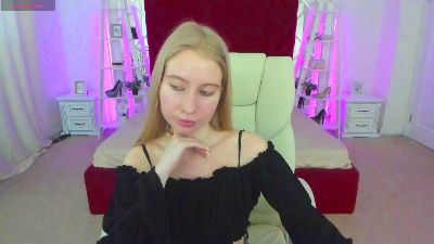 Alina__Blonde live cam on Cam4
