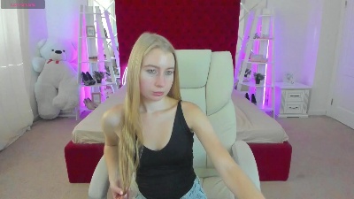 Alina__Blonde live cam on Cam4