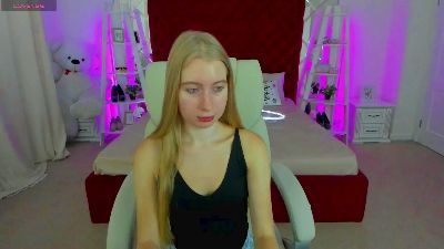 Alina__Blonde live cam on Cam4