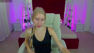 Alina__Blonde live cam on Cam4