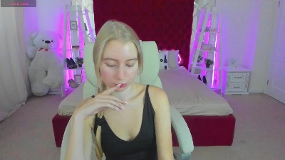 Alina__Blonde live cam on Cam4