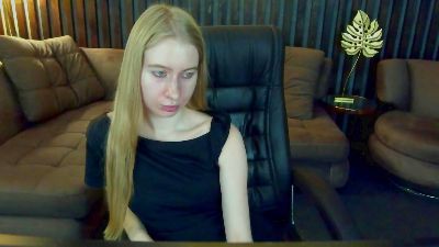 Alina__Blonde live cam on Cam4