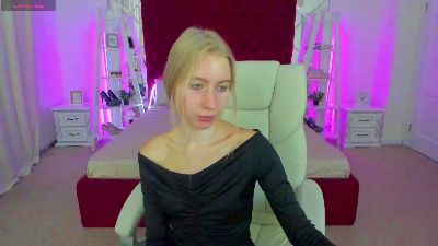 Alina__Blonde live cam on Cam4