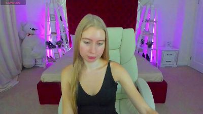 Alina__Blonde live cam on Cam4