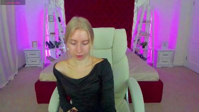 Alina__Blonde live cam on Cam4