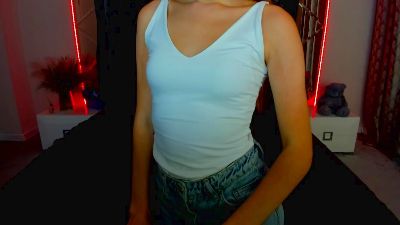 Alina__Blonde live cam on Cam4