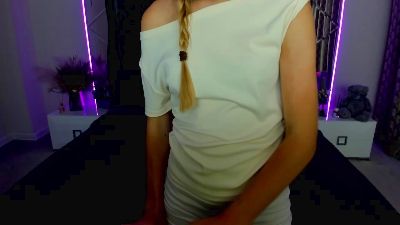 Alina__Blonde live cam on Cam4