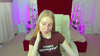 Alina__Blonde live cam on Cam4