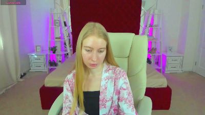 Alina__Blonde live cam on Cam4