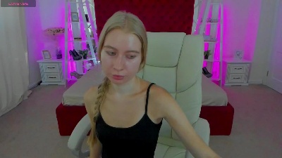 Alina__Blonde live cam on Cam4