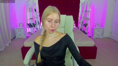 Alina__Blonde live cam on Cam4