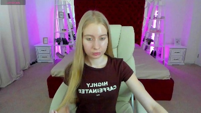 Alina__Blonde live cam on Cam4