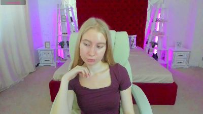 Alina__Blonde live cam on Cam4