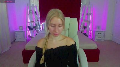 Alina__Blonde live cam on Cam4