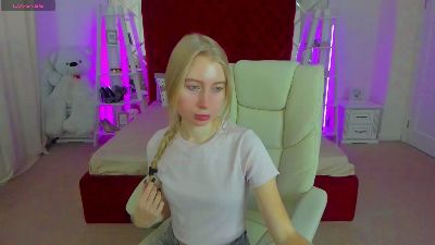 Alina__Blonde live cam on Cam4