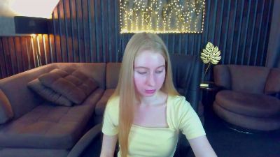 Alina__Blonde live cam on Cam4