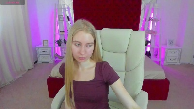 Alina__Blonde live cam on Cam4