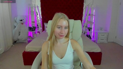 Alina__Blonde live cam on Cam4