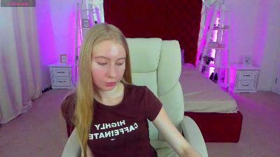 Alina__Blonde live cam on Cam4