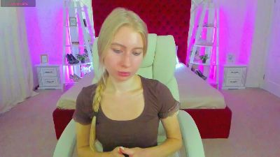 Alina__Blonde live cam on Cam4