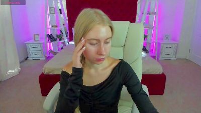 Alina__Blonde live cam on Cam4