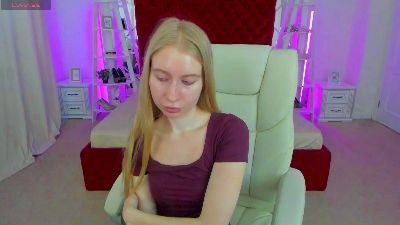 Alina__Blonde live cam on Cam4