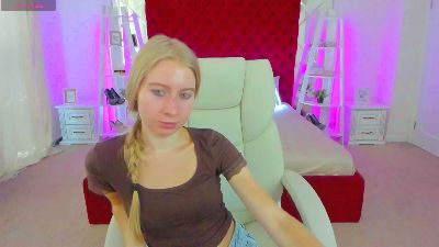 Alina__Blonde live cam on Cam4
