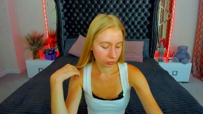 Alina__Blonde live cam on Cam4