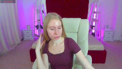Alina__Blonde live cam on Cam4