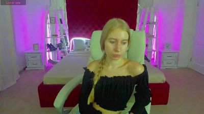 Alina__Blonde live cam on Cam4