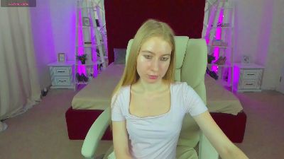 Alina__Blonde live cam on Cam4