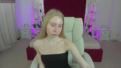 Alina__Blonde live cam on Cam4