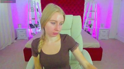 Alina__Blonde live cam on Cam4