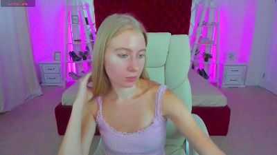 Alina__Blonde live cam on Cam4